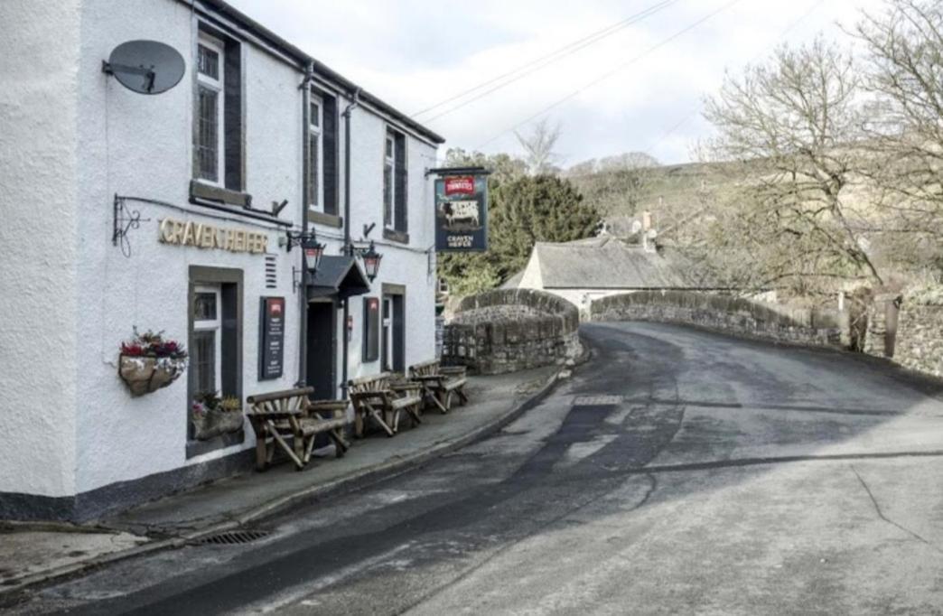 The Craven Heifer At Stainforth Settle Exterior photo
